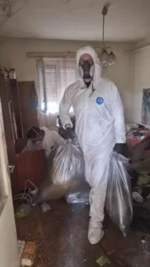 Gyűjtögető lakások takarítása és helyreállítása 4 ExtremClean gyujtogeto-lakasok-takaritasa-201