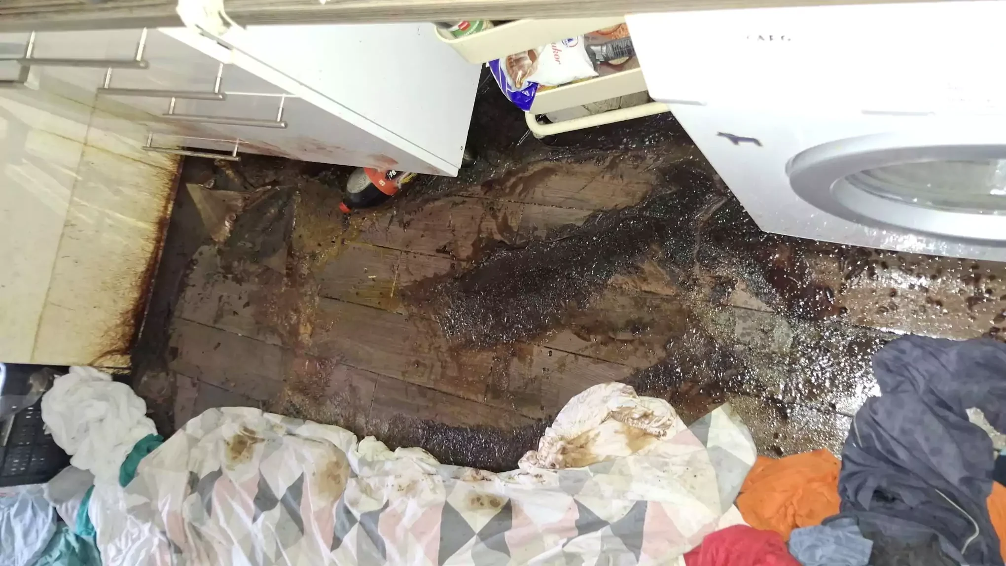 Holttest utáni takarítás